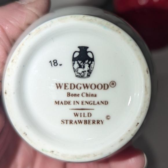 Vintage Wedgewood Bone China Vase - Picture 4 of 4